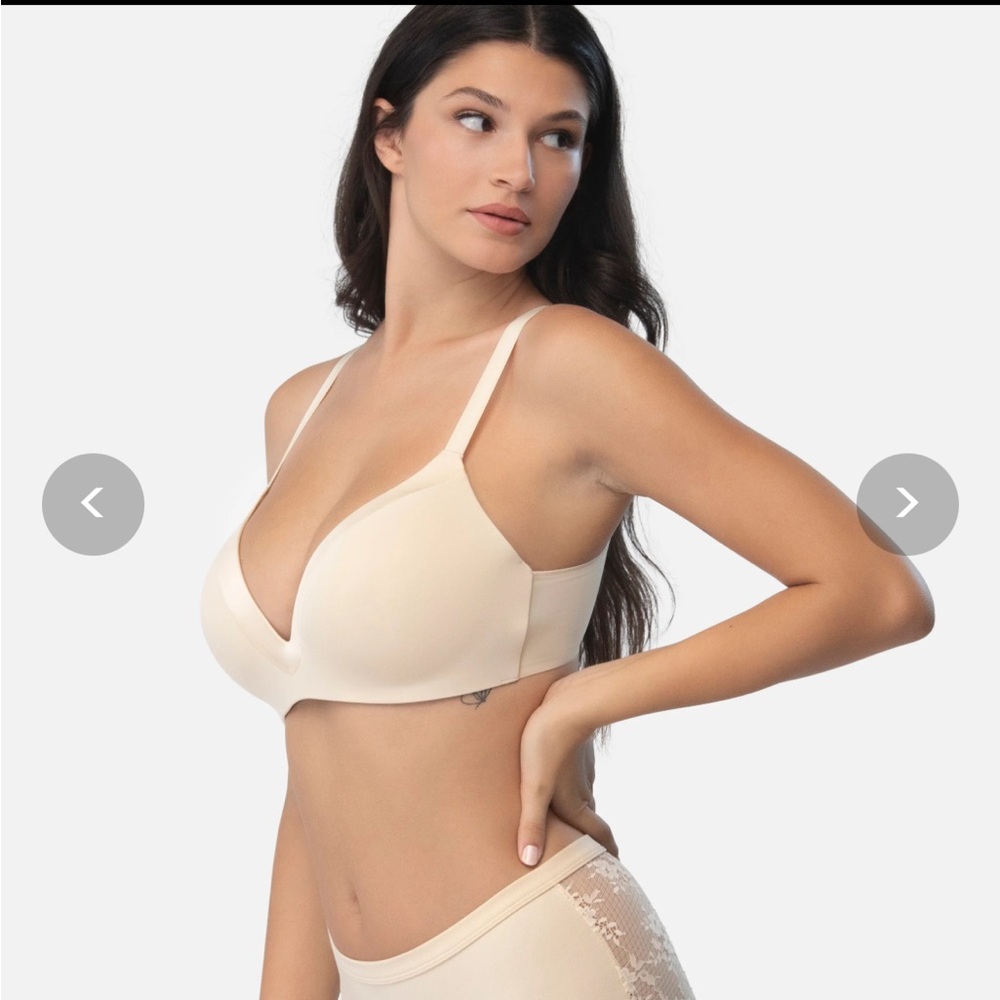 Underoutfit Satin Grace (3D Molded) Bra size Large NWT